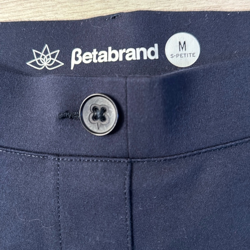 Betabrand Classic Dress Pant Yoga Pants Bootcut EUC Size M Short in Dark Navy - Picture 3 of 8